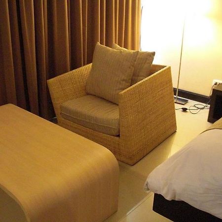 Swutel Hotel Бангкок Экстерьер фото